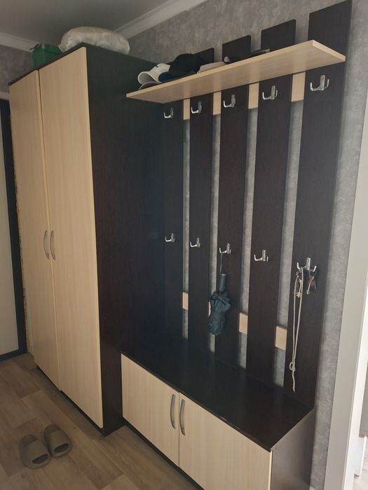 Продам прихожую.