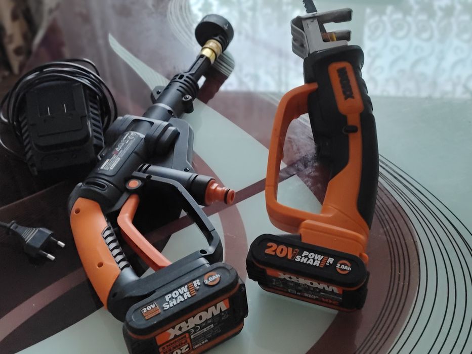 Vând  aparat de spălat cu presiune și fierăstrău electric.worx 20v