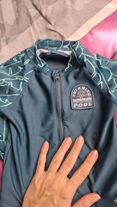 Чисто нов, цял бански с дълги ръкави и крачоли за 5-6-годишно дете