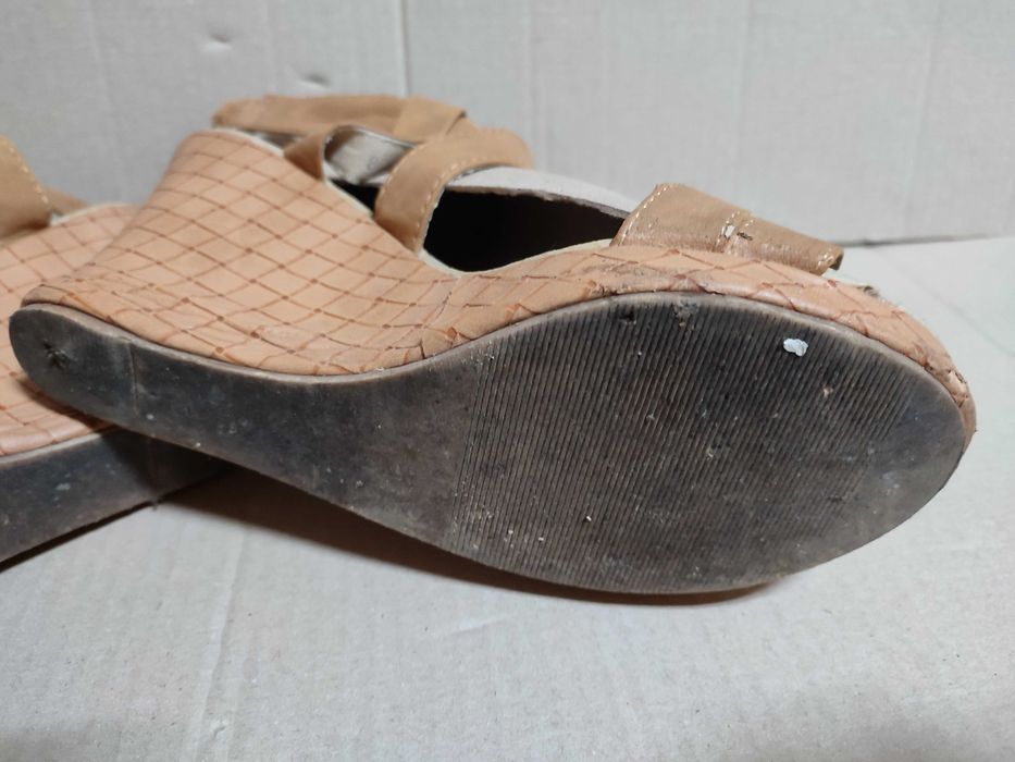 Sandale de dama, maro, stare buna, pret rezonabil.