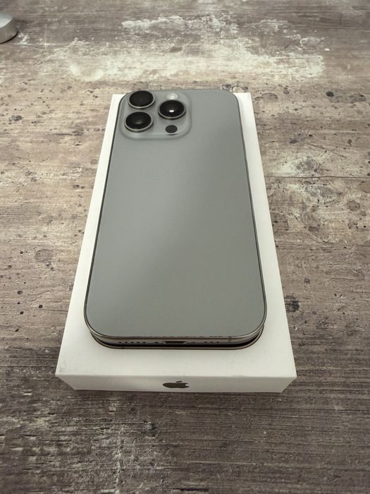 Vand iphone 16 pro 265 gb