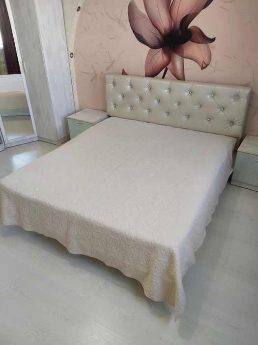 Продам двуспальную кровать