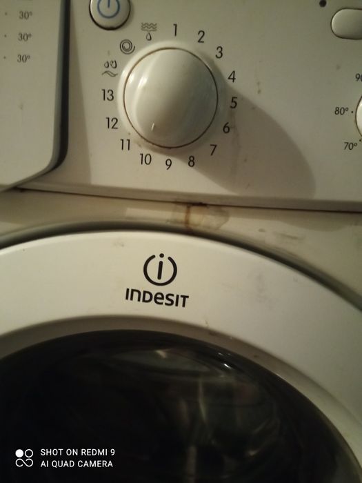 Продавам пералня Индезит за части