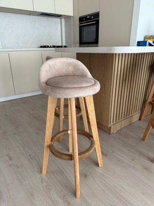 Set 4 scaune de bar lemn si catifea impermeabila, usor de curatat (noi)