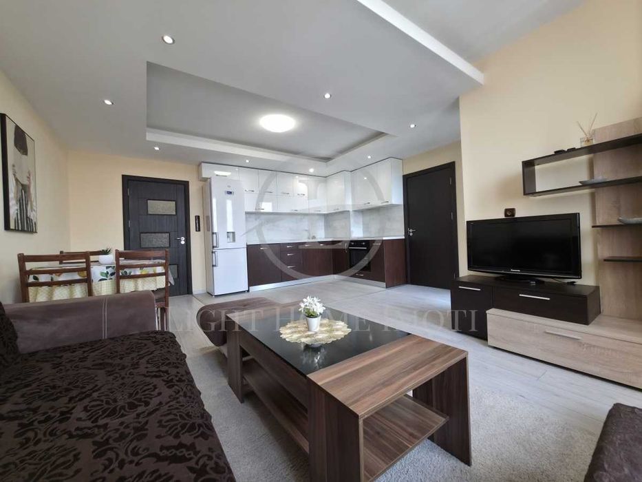 Продава се Тристаен апартамент в Пловдив, Каменица 2 - 90 кв.м за 1889 €/кв.м - Снимка #1
