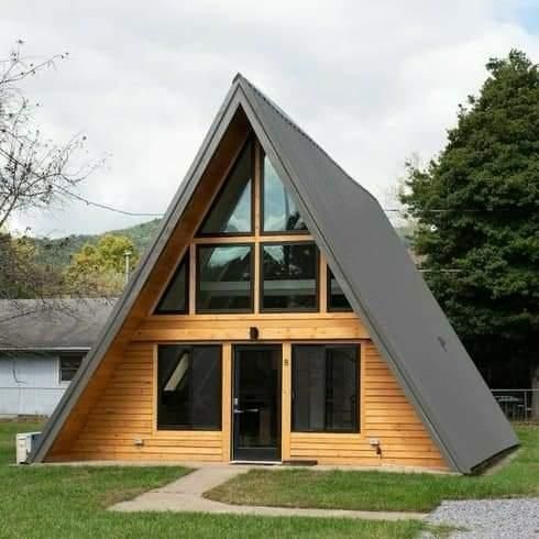 Vând case pe structura metalica modulare