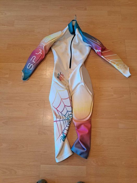 vand combinezon schi de competitie