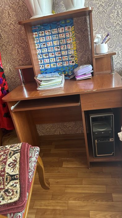 Компьютерный стол