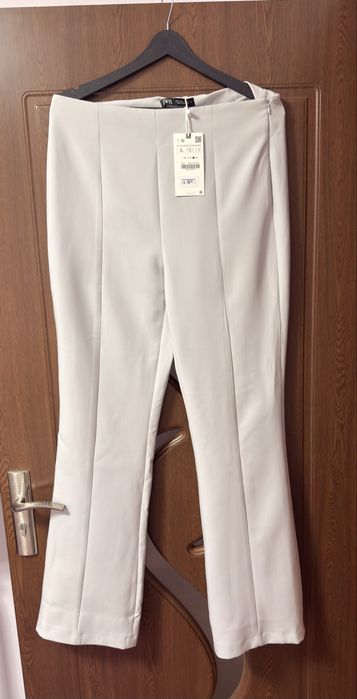 Pantaloni noi office Zara
