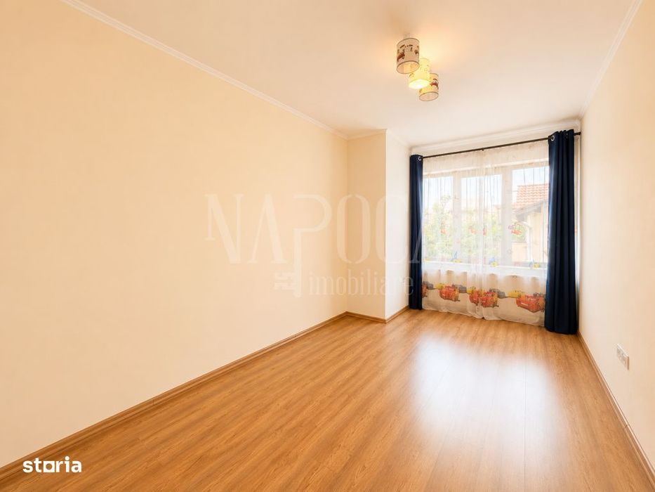 Casa 4 camere de vanzare in Floresti