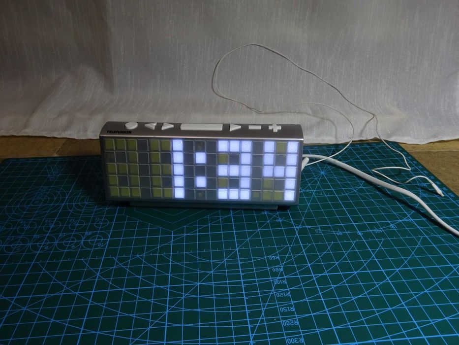 Aparat radio cu ceas Telefunken R1007