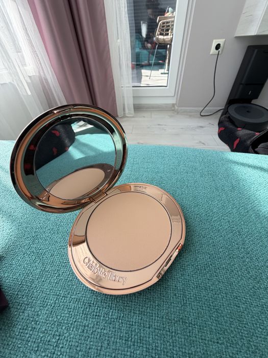 Charlotte Tilbury Airbrush Flawless Finish – пудра