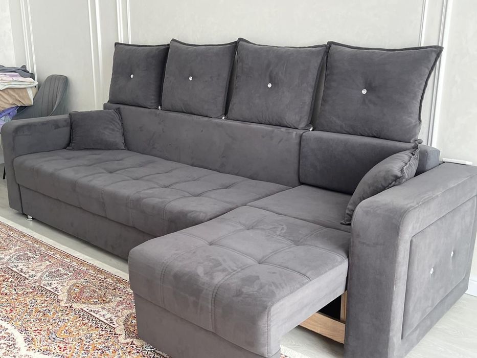 Буу диван в хорошем состоянии