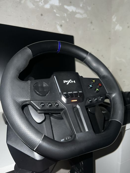 Игровой руль.