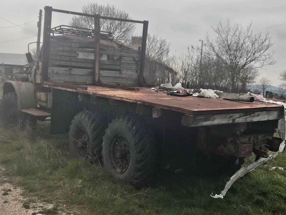 Продавам Зил / Zil 157