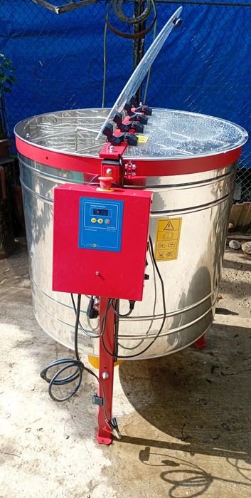 Vând centrifuga electrica reversibila inox Lyson 4 rame