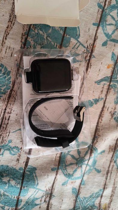 Смарт часовник съвместим с iOS и Android