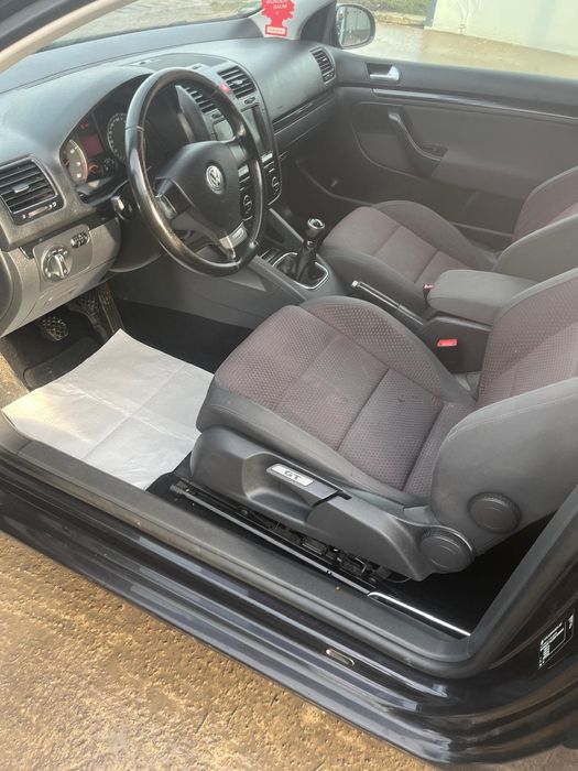 De vânzare Golf V GT