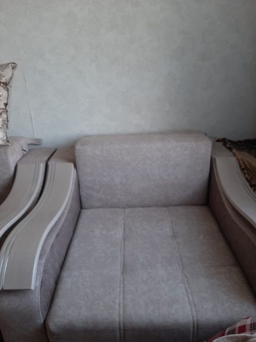 Продаю диван 3—2—1.  Очень хорошего качества