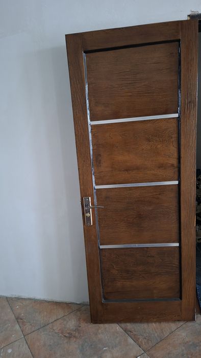 Эшиклар тез ва арзон сотилади. Холати яхши