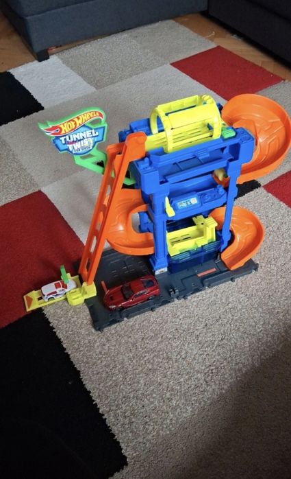 Traseu hot wheels spalatoeie