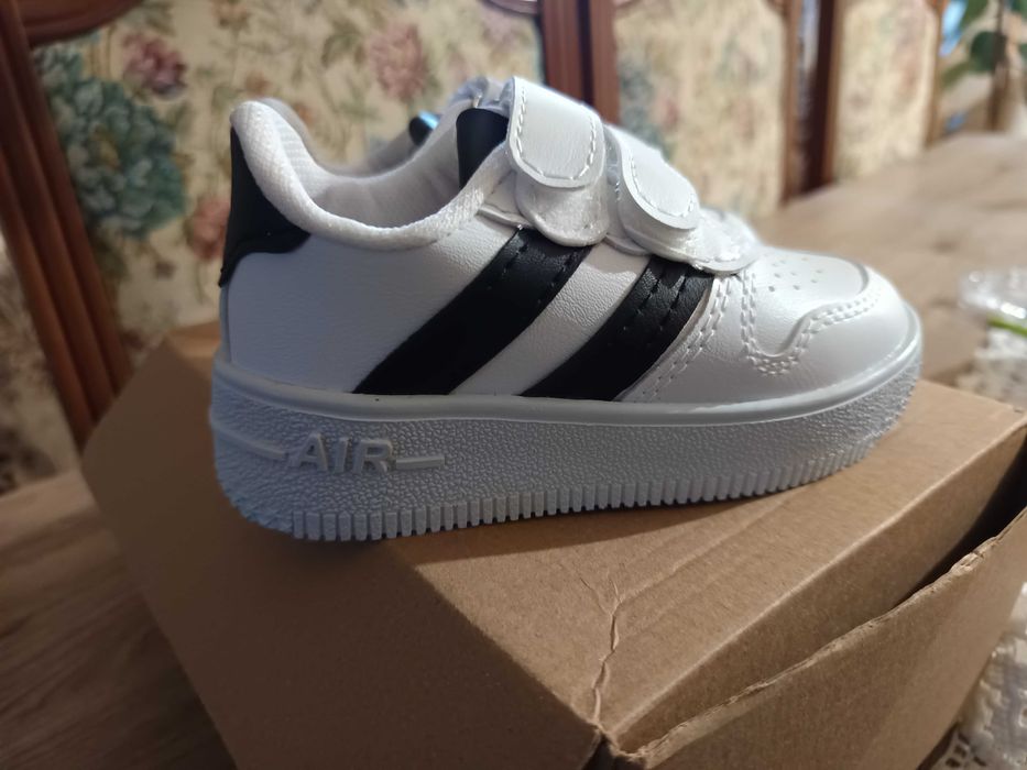 2 perechi de papuci marimea 24