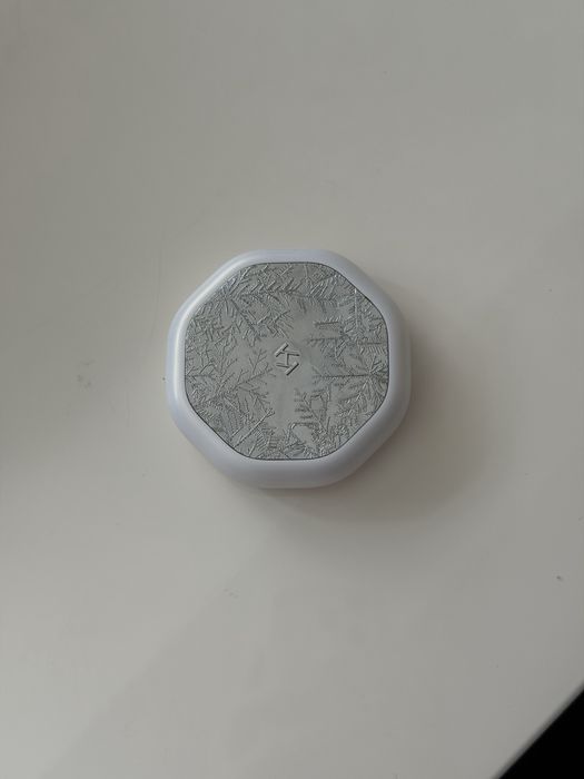 Snow-Kissed Holiday Multi-Glow Face Highlighter