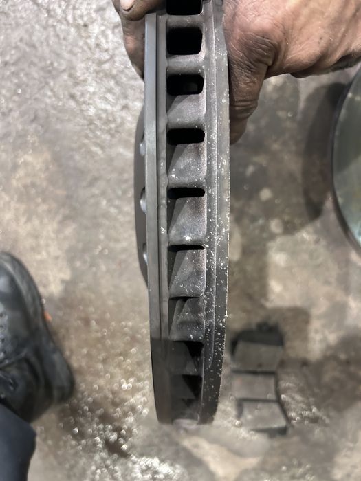 Audi SQ Предни дискове и накладки