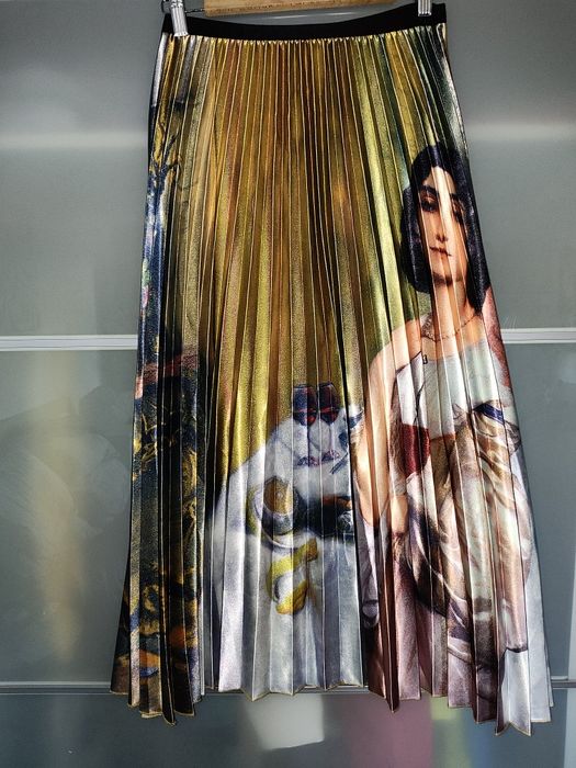 Fusta plisata din satin imprimeu retro