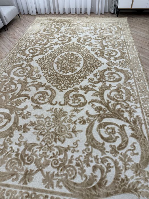 Продам ковер в хорошем состоянии.