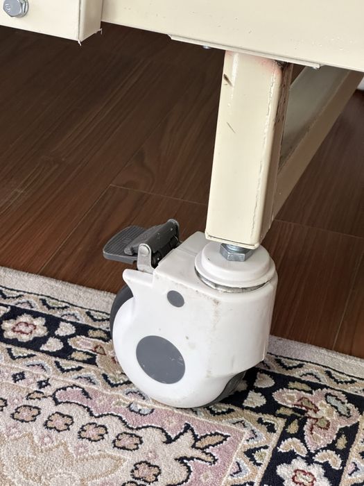 Кровать медицинская