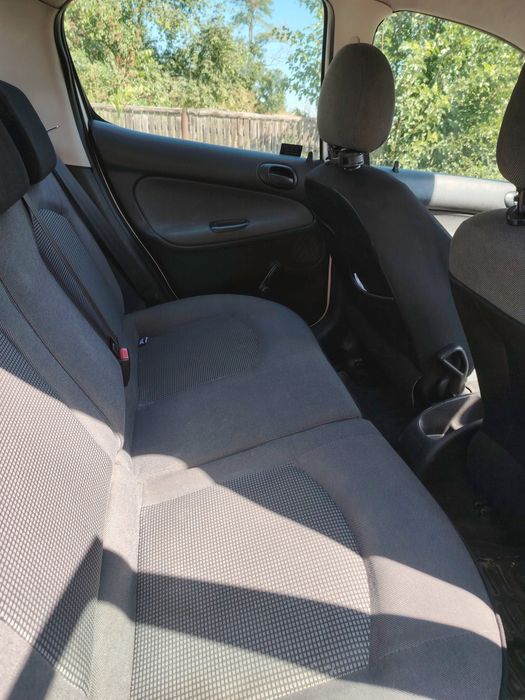 Vând Peugeot 206