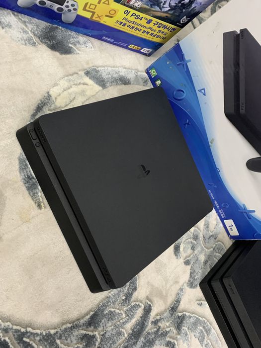 Playstation 4 Slim Pro 1000g с играми на борту Продам звоните