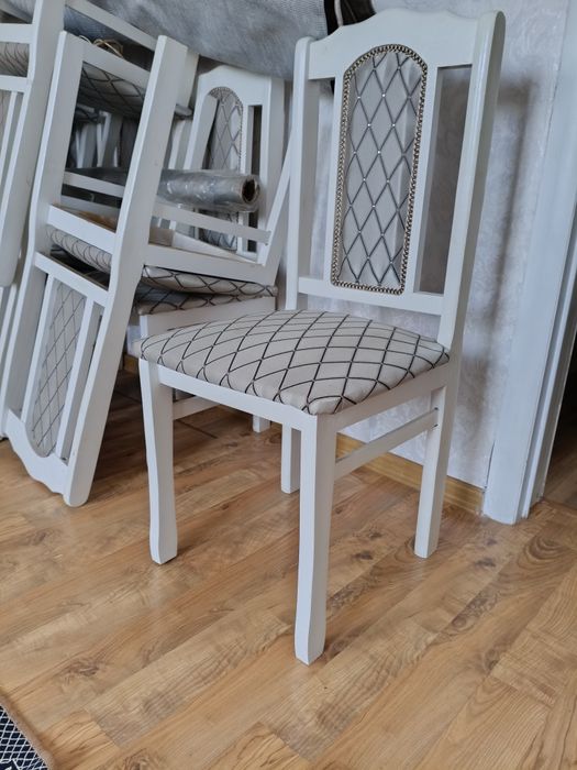 Стулья 12шт хорошом состояние.