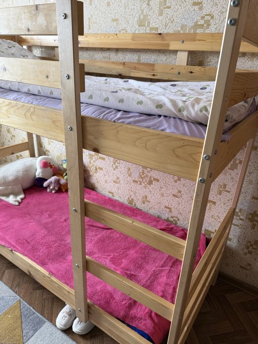 Двухярусная кровать