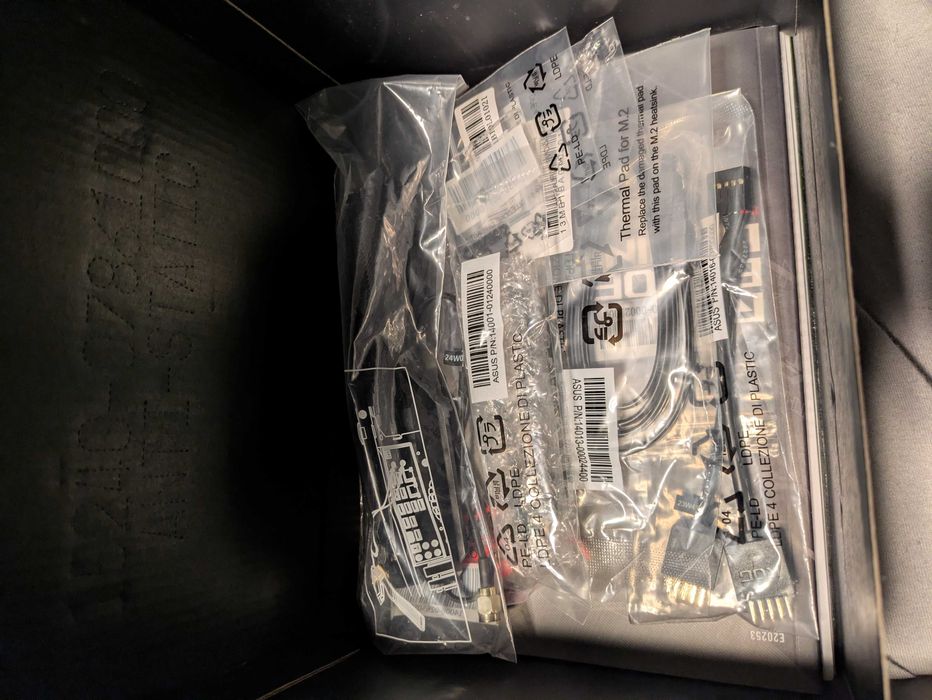 Дъно Asus ROG STRIX B650E-I GAMING WIFI AMD B650 Цокъл AM5 мини ITX