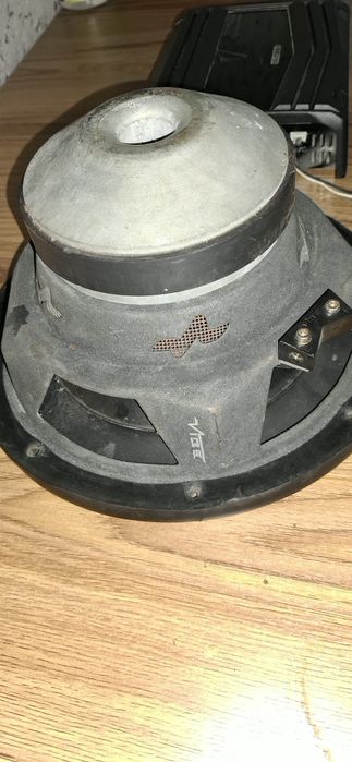 Усилитель и саббуфер калонка