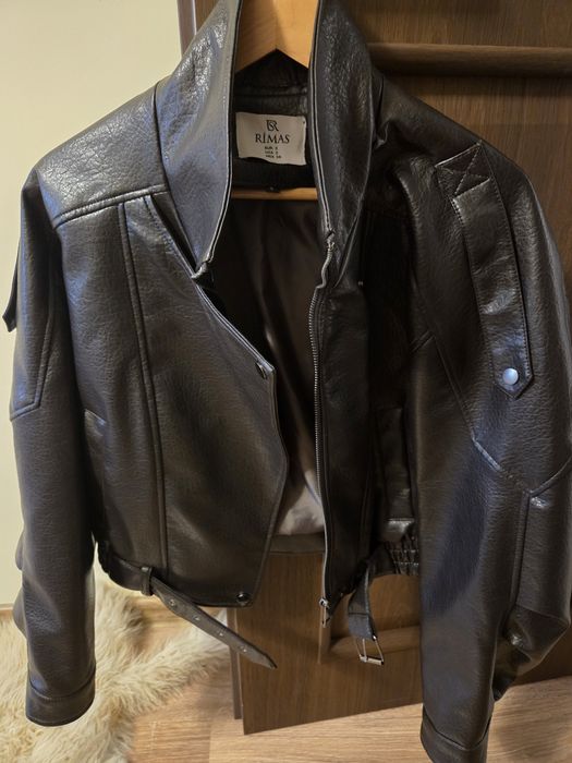 Тъмно кафяво кожено яке