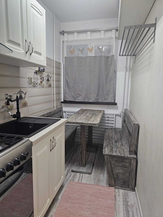 Direct Proprietar, inchiriez apartament 3 camere Craiovita Noua / Contract pe termen lung