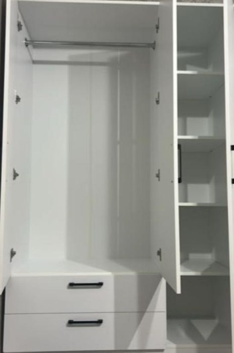 Шкаф с зеркалом продам