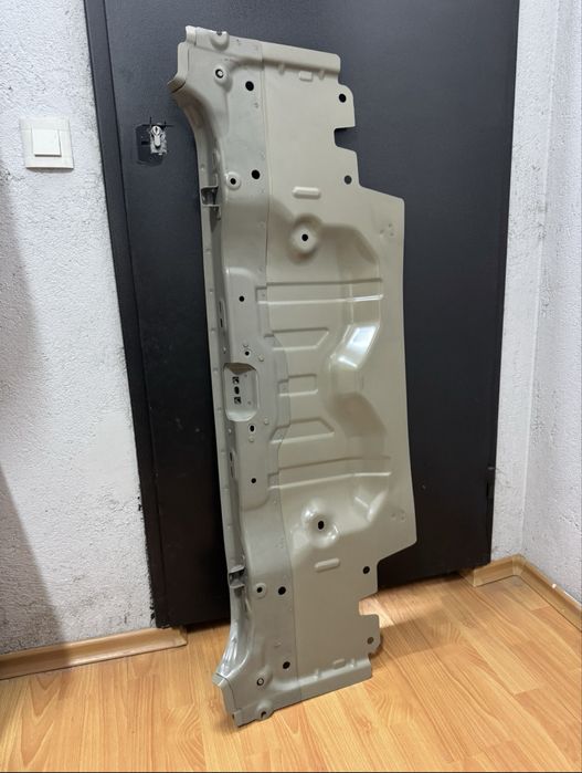 Престилка Tesla model 3