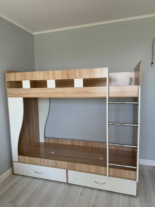 Двухярусная  кровать