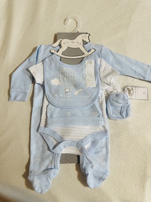 Бебешки комплекти от Великобритания а 0-3 3-6 месеца изписване