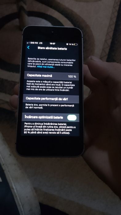 Vând IPhone SE (2016)