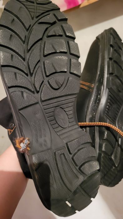 Басы темір ботинкк сатылады 43 рр