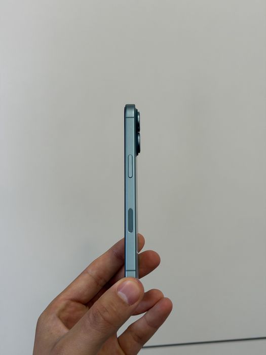 iPhone 16 - 100% батерия