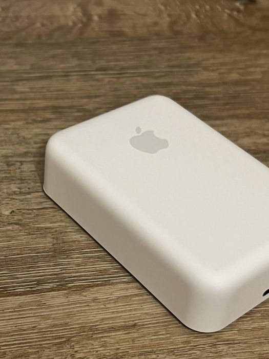 Безжично зарядно MagSafe Iphone