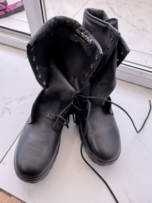 Продам берцы 45 размер