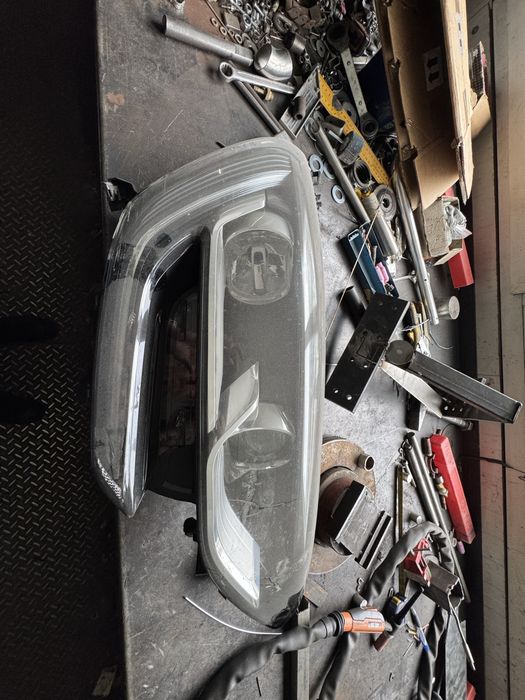 Десен фар за Renault Megane