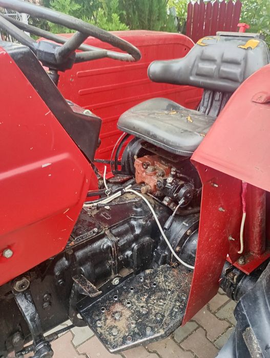 Vând tractor universal u445